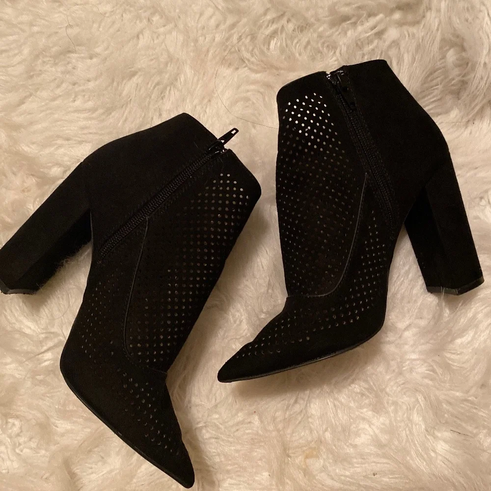 Shoes - Picture 1 of 2